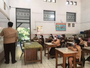 Senangnya Siswa SDN 1 Manggarai Jaksel Bisa Sekolah Tatap Muka