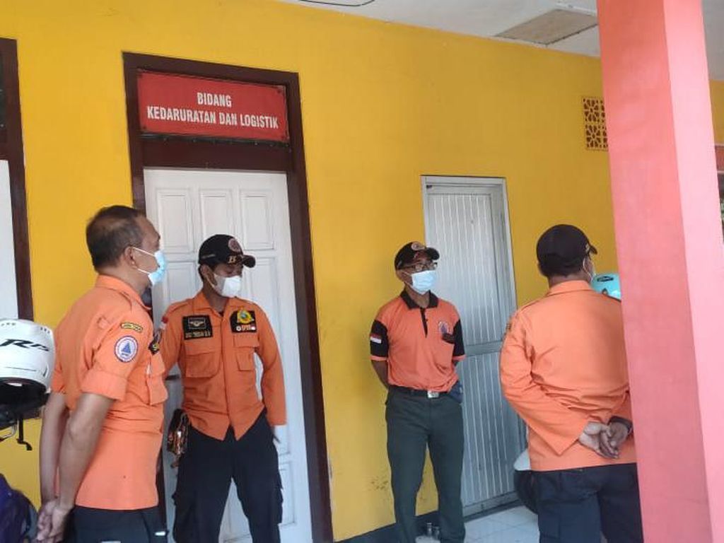 Geledah Kantor BPBD Jember soal Dugaan Korupsi, Polisi Sita Sejumlah Dokumen Geledah Kantor BPBD Jember soal Dugaan Korupsi, Polisi Sita Sejumlah Dokumen
