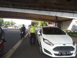 Polisi Gunakan Kamera e-TLE untuk Tilang Pelanggar Gage di Rasuna Said Polisi Gunakan Kamera e-TLE untuk Tilang Pelanggar Gage di Rasuna Said