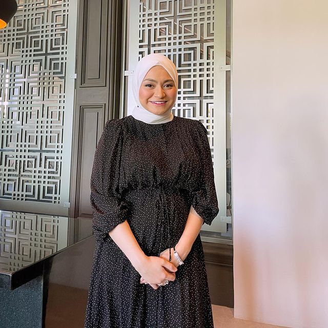Potret Nathalie Holscher Bumil Cantik Pamer Baby Bump