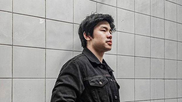 Kabar Nicholas Sean dilaporkan ke polisi karena kasus dugaan penganiayaan oleh Thata Anma bikin heboh. Yuk intip potret Sean!
