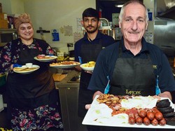 Tantangan Makan 57 Menu Sarapan Senilai 8.000 Kalori, Kamu Sanggup?