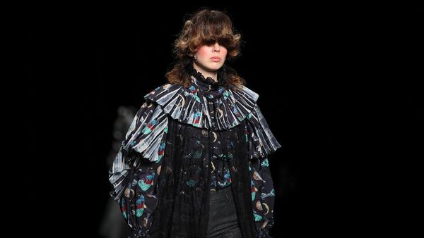 10 Busana Unik Dari Tokyo Fashion Week 2022