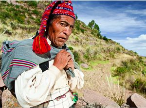 No Otot-otot Club, Pria Macho di Sini Harus Bisa Merajut