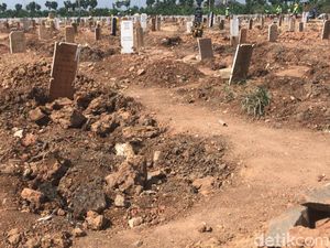 Kala Makam di Rorotan Ambles Dianggap Lumrah Pemprov DKI Kala Makam di Rorotan Ambles Dianggap Lumrah Pemprov DKI