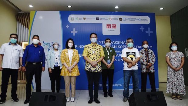 Buka Sentra Vaksinasi di Tangerang, UNIQLO Indonesia Targetkan 2500 Orang Per Hari.