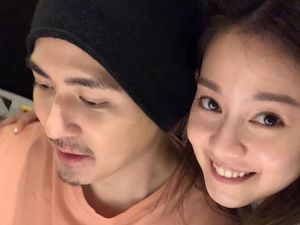 8 Potret Vic Chou dan Reen Yu, Bahagia Menikah hingga Punya Anak 8 Potret Vic Chou dan Reen Yu, Bahagia Menikah hingga Punya Anak