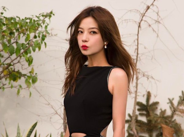 Vicky Zhao Instagram