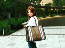 Sempat Dilenyapkan China, Vicky Zhao Akhirnya Balik Lagi