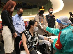 10 Juta Masyarakat di Jatim Telah Divaksin Dosis Pertama