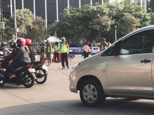 Suasana Ganjil Genap di Bundaran Senayan Suasana Ganjil Genap di Bundaran Senayan