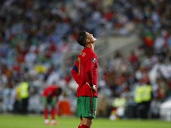 Siapa pesepakbola yang masih aktif dan mampu menyamai rekor gol Ronaldo? (AP)