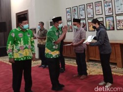 9.286 Karyawan Wisata-Pekerja Seni Pasuruan yang Terdampak PPKM Terima Bansos