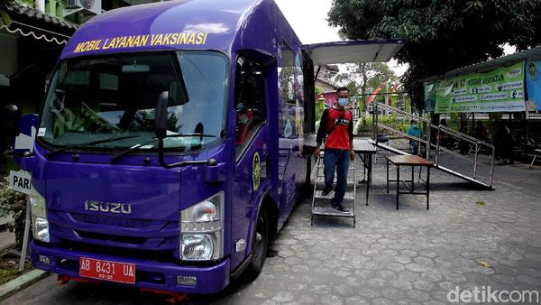 Gencar Vaksinasi COVID-19, Yogyakarta Sediakan Layanan Mobil Vaksin