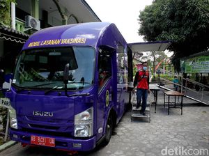 Gencar Vaksinasi COVID-19, Yogyakarta Sediakan Layanan Mobil Vaksin
