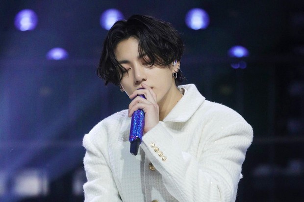 Jungkook menjadi main vocal BTS