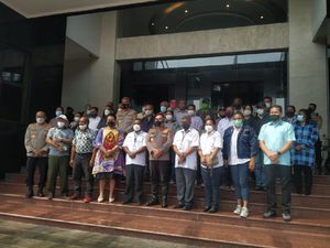 Bertemu Warga Papua, Irjen Fadil Doakan Ada Orang Papua Jadi Kapolda Metro Bertemu Warga Papua, Irjen Fadil Doakan Ada Orang Papua Jadi Kapolda Metro
