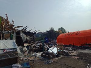 Curhat Korban Kebakaran Lapak Pemulung Tangsel: KTP Luar, Tak Dapat Kontrakan