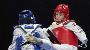 Melihat Atlet Taekwondo Afghanistan Zakia Khudadadi Beraksi