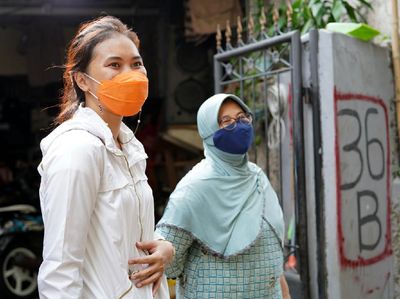 Momen Berbagi Kepada Guru Ngaji