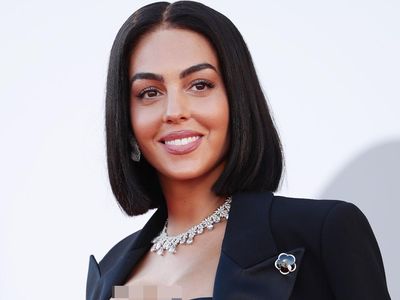 Potret Cantik Pacar CR7 Georgina Rodriguez dengan Rambut Pendek