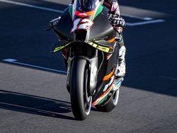 Rossi Sebut Vinales Kesulitan Jalani Debut dengan Aprilia, Begini Katanya