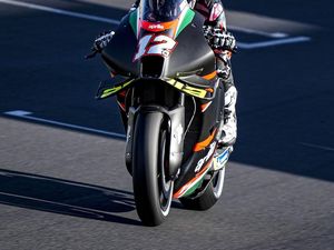 Rossi Sebut Vinales Kesulitan Jalani Debut dengan Aprilia, Begini Katanya