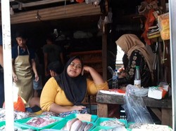 Penjual-Pembeli Pasar Ciputat Masih Tak Bermasker, Tak Ada Operasi Yustisi