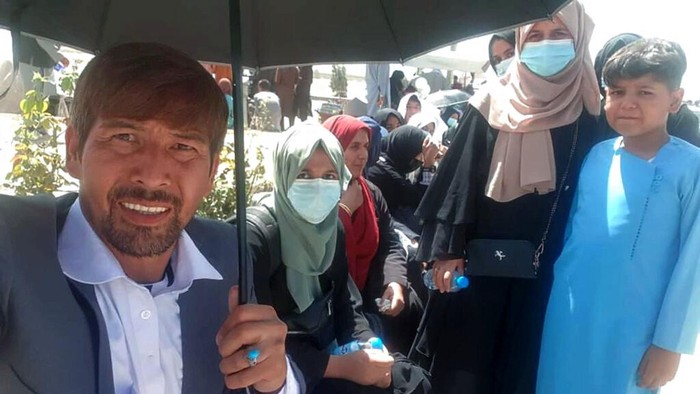 Potret Tim Sepakbola Putri Afghanistan Mencari Perlindungan dari Taliban Berkuasanya Taliban timbulkan kekhawatiran bagi perempuan di Afghanistan. Tak kecuali para pesepakbola putri negara itu yang kini cari perlindungan dari Taliban