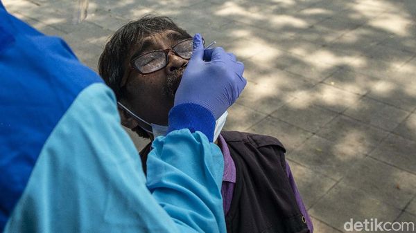 Puskesmas Jemput Bola Tes Swab COVID-19