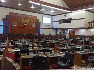 Peserta Tak Kuorum, Paripurna Pergantian Wakil Ketua DPR Aceh Ditunda