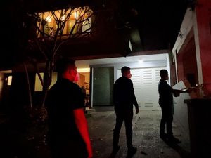 Polisi Tangkap 2 WN Iran Terkait Pabrik Sabu di Rumah Mewah di Karawaci Polisi Tangkap 2 WN Iran Terkait Pabrik Sabu di Rumah Mewah di Karawaci