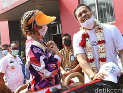 Momen Saipul Jamil Pulang Kampung hingga Berenang di Pantai Anyer