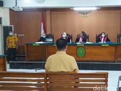 Kasus Penganiayaan Dosen UGJ Cirebon, Terdakwa Kekeh Minta Dibebaskan