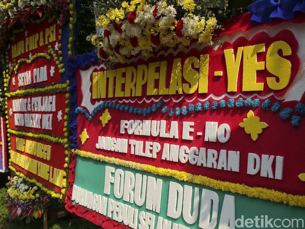 Karangan Bunga Dukung Interpelasi Anies, Wagub: DKI Kota Demokratis