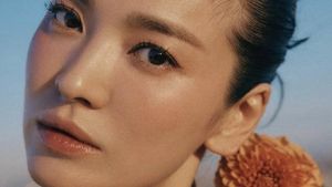 8 Potret Song Hye Kyo yang Tak Dirilis Vogue Korea, Cantik Bak Boneka