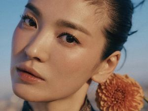 8 Potret Song Hye Kyo yang Tak Dirilis Vogue Korea, Cantik Bak Boneka 8 Potret Song Hye Kyo yang Tak Dirilis Vogue Korea, Cantik Bak Boneka