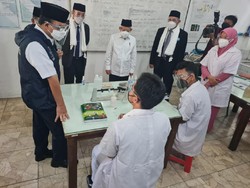 Didampingi Wamenag-Anies, Wapres Tinjau Sekolah Tatap Muka di Ponpes Darunnajah