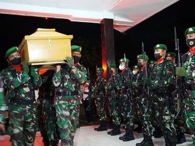 4 TNI yang Gugur Diserang KST Disemayamkan di Makorem Sorong