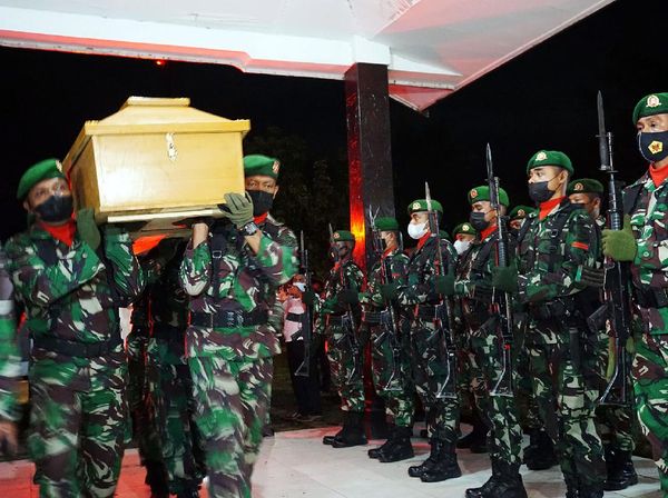 4 TNI yang Gugur Diserang KST Disemayamkan di Makorem Sorong
