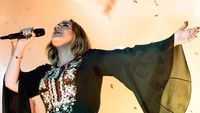 Adele Bakal Rilis Karya Baru, Lihat Lagi Aksinya di Panggung!