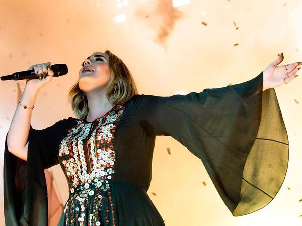 Adele Bakal Rilis Karya Baru, Lihat Lagi Aksinya di Panggung!