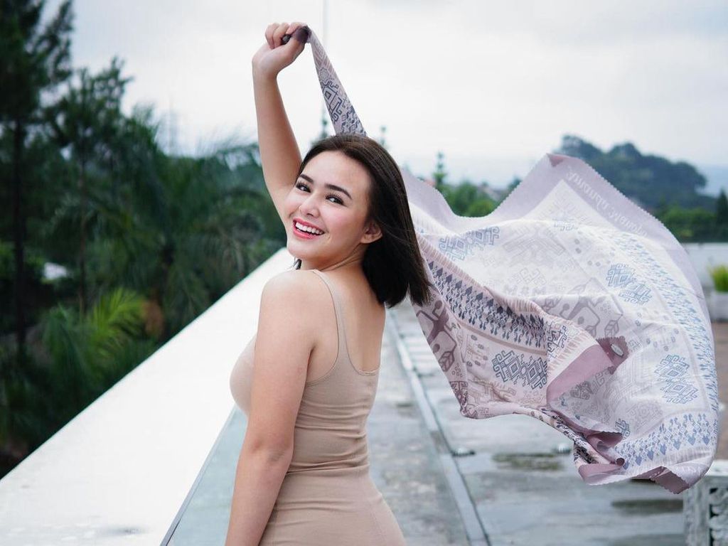 Amanda Manopo Ungkap Rahasia Cantik Kulit Glowingnya Amanda Manopo Ungkap Rahasia Cantik Kulit Glowingnya