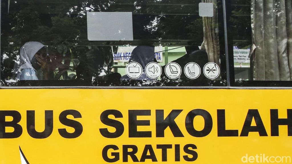 Bus Sekolah DKI Kembali Antar Jemput Siswa