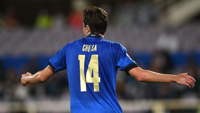 FLORENCE, ITALY - SEPTEMBER 02: Federico Chiesa of Italy  reacts during the 2022 FIFA World Cup Qualifier match between Italy and Bulgaria at Artemio Franchi on September 02, 2021 in Florence, Italy. (Photo by Alessandro Sabattini/Getty Images)