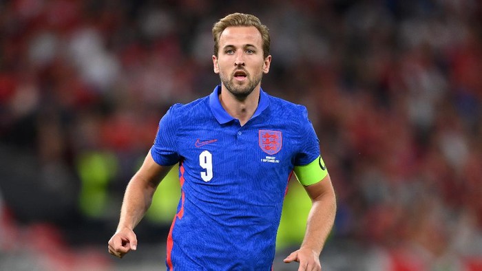 BUDAPEST, HUNGARY - SEPTEMBER 02: Harry Kane of England  looks on during the 2022 FIFA World Cup Qualifier match between Hungary and England at Stadium Puskas Ferenc on September 02, 2021 in Budapest, Hungary. (Photo by Michael Regan/Getty Images)