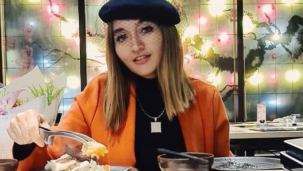 Kekasih Saipul Jamil, Indah Sari Pamer Momen Mewah Saat Makan Sushi