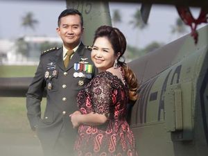 9 Potret Mesra Joy Tobing dan Perwira TNI, Lamaran Setelah 3 Bulan Pacaran 9 Potret Mesra Joy Tobing dan Perwira TNI, Lamaran Setelah 3 Bulan Pacaran