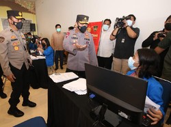 Kapolri Minta Screening Vaksinasi Dipasang di Pusat Aktivitas