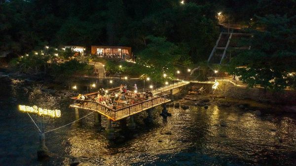 Pengen Ngopi dengan View Laut? Cobain ke Sini, Nih